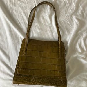Gorgeous Like New green Monsac purse